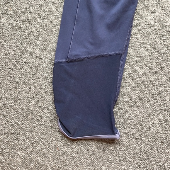 NWT Athleta Salutation Stash Pocket Crop, M - Picture 8 of 10